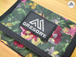 โหลดรูปภาพลงในเครื่องมือใช้ดูของ Gallery Trifold Wallet
