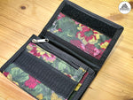 โหลดรูปภาพลงในเครื่องมือใช้ดูของ Gallery Trifold Wallet
