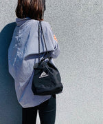 โหลดรูปภาพลงในเครื่องมือใช้ดูของ Gallery Cinch Bag Medium

