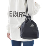 โหลดรูปภาพลงในเครื่องมือใช้ดูของ Gallery Cinch Bag Medium
